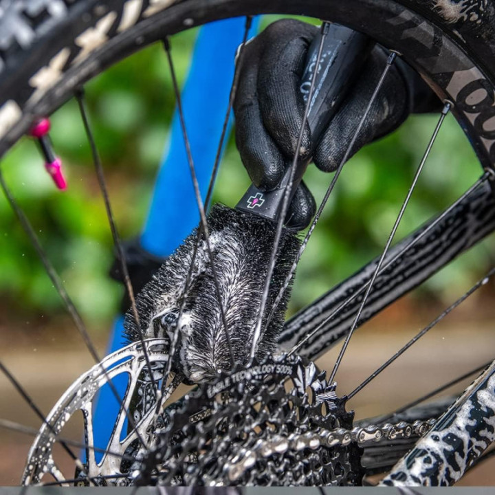 Brosse à 2 têtes - Pour zones difficiles - Vélo, rayons, disques, pédales - Muc-Off