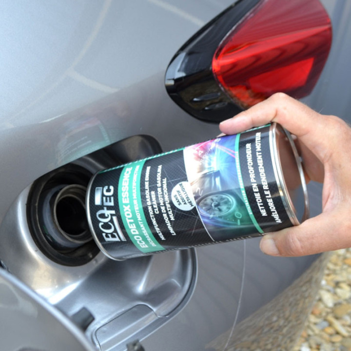Produit décrassant moteur - Essence - Multifonction - Nettoie et améliore - ECO TEC - ECO DETOX