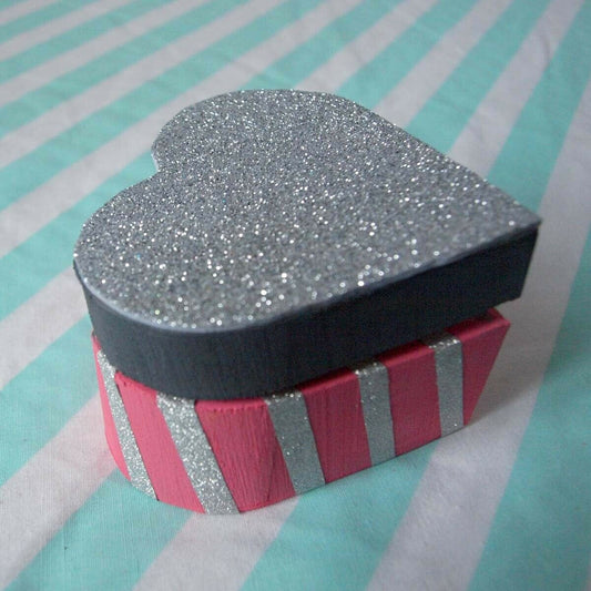 Petite boite - Forme de cœur - Bois - A décorer - 9,5 x 8,3 x 5,5cm